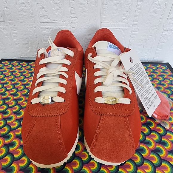 Nike Retro Runner Sneakers in Rust and White with Blue Accent - Picture 2 of 7